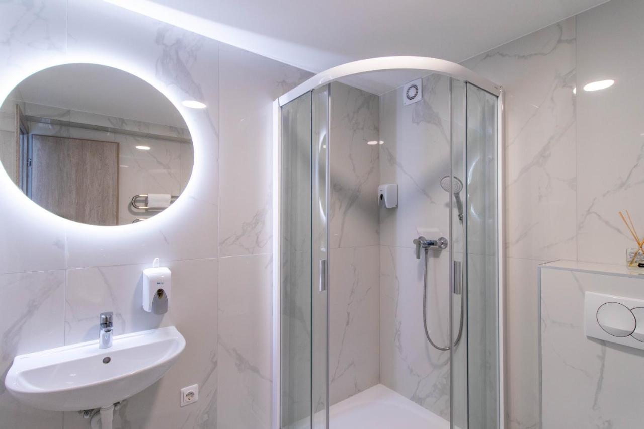 Dzukija Hotel Alytus ภายนอก รูปภาพ